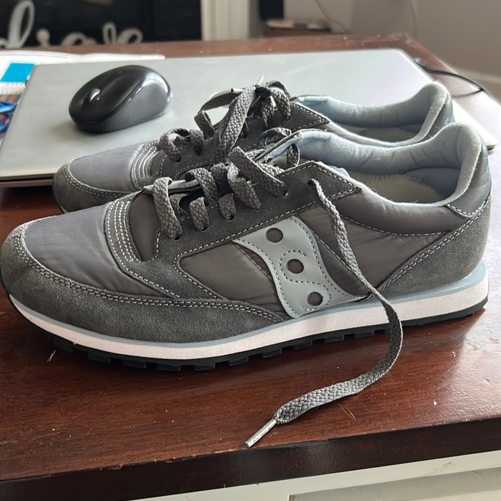Women’s new saucony jaxx low pro sneakerssize 9